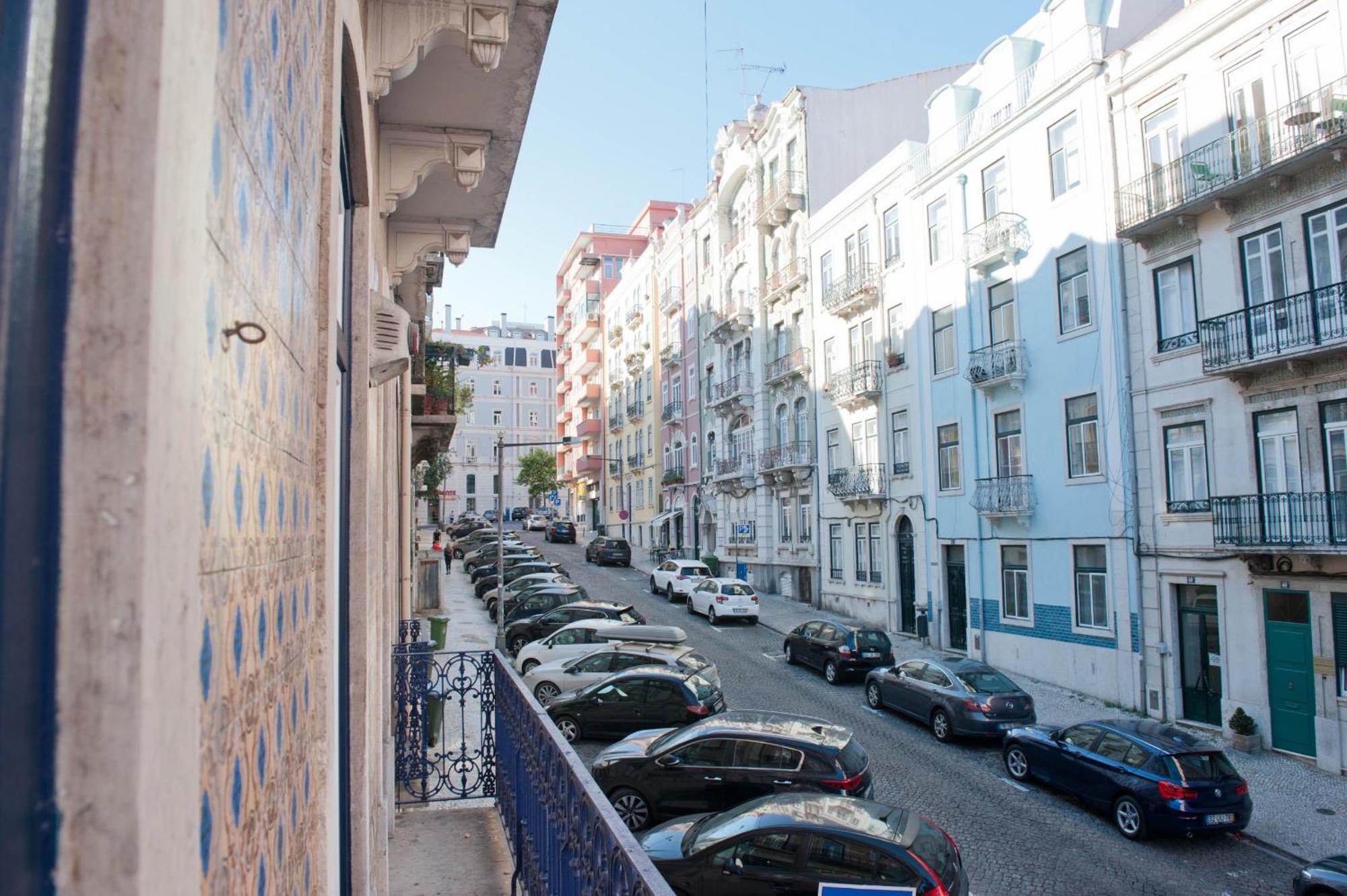 Her Majesty At Liberdade Avenue Cr1E Lisboa Extérieur photo